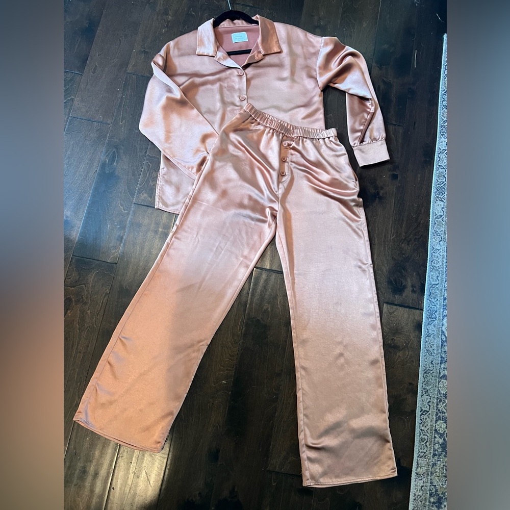 Women’s silk set